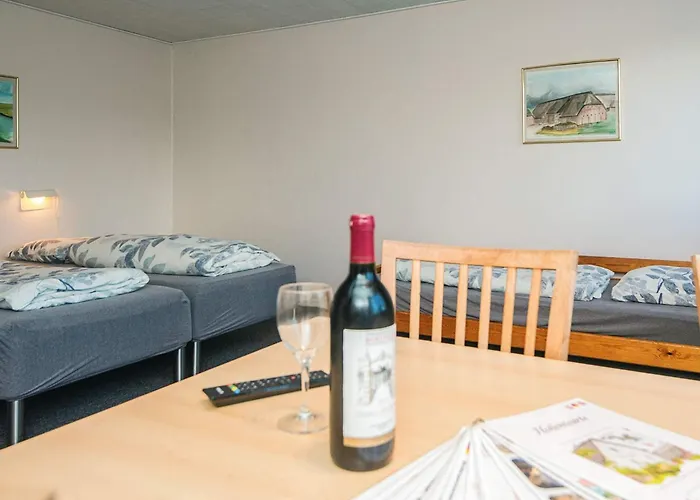 4 Person In * Højer